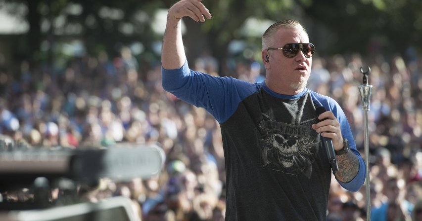 Lead Singer for Smash Mouth blows his top