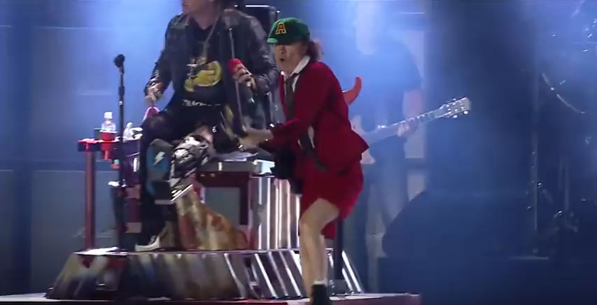 AC/DC’s amazing performance of Shoot to Thrill with Axl Rose